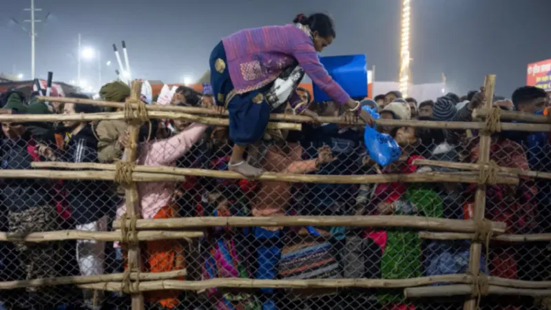 فيديو - مقتل عشرات في تدافع بالهند خلال مهرجان هندوسي