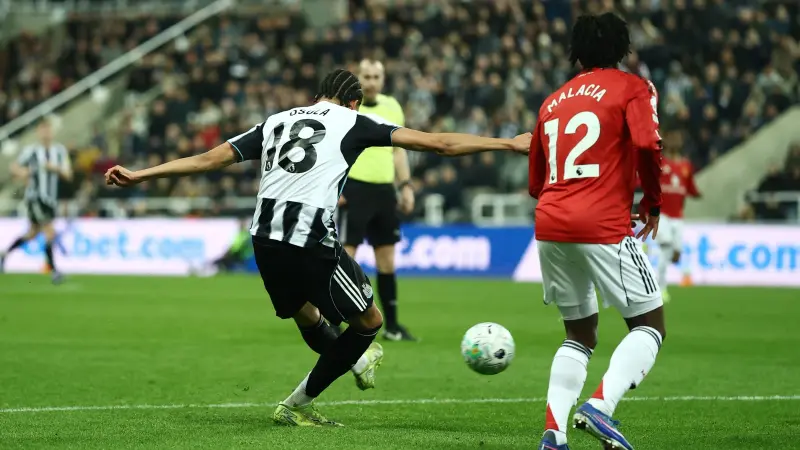 نتائج مباريات اليوم في الدوري الإنجليزي.. مانشستر يونايتد بتلقى أول خسارة تحت قيادة كاريك