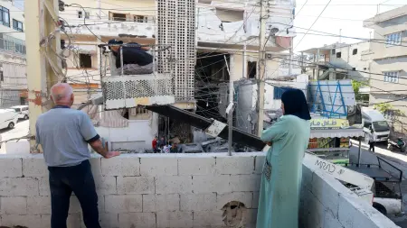 مقتل 11 شخصا بينهم طفلان وجندي بغارات إسرائيلية جنوب لبنان