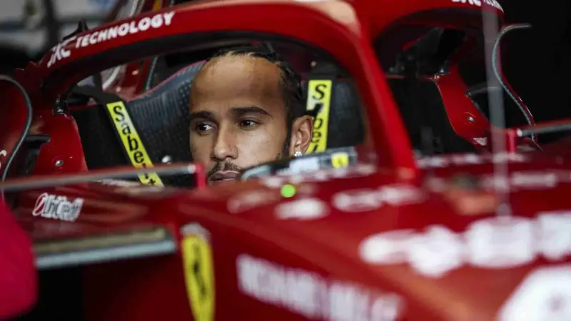 هاميلتون يتحدث عن معاناته مع سيارة فيراري