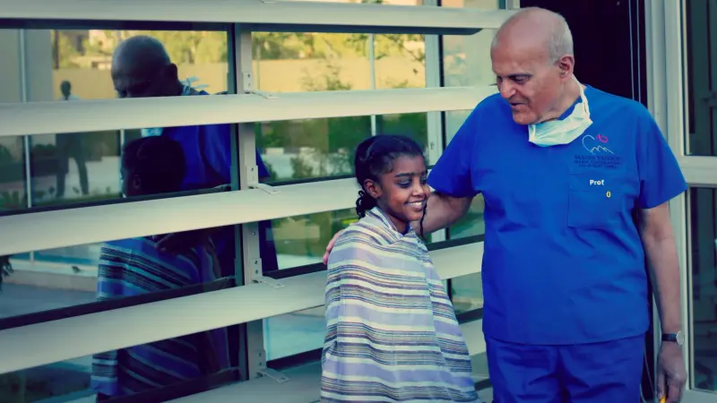 أسطورة جراحة القلب.. ما هو عمر الدكتور مجدي يعقوب؟