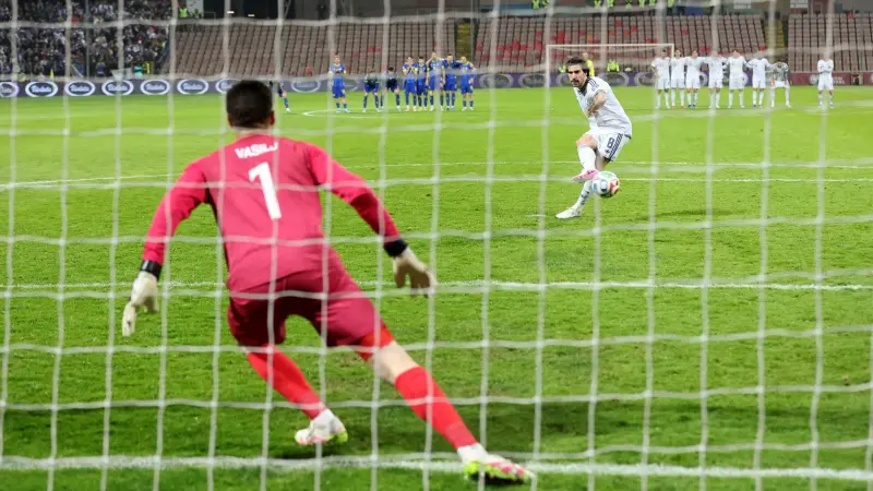 فيديو - كيف عاقبت البوسنة غرور لاعبي إيطاليا وحرمتهم من المونديال؟