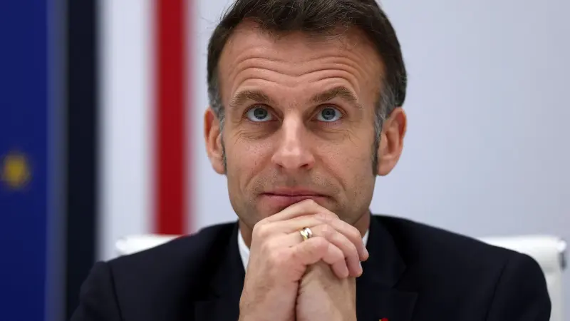 ماكرون: "حزب الله" أخطأ بجرّ لبنان إلى مواجهة مع إسرائيل