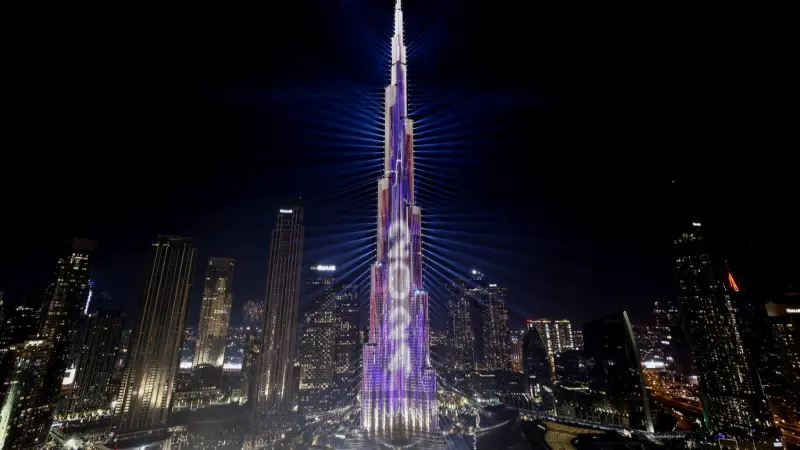 فيديو – الإمارات تستقبل العام الجديد 2024 باحتفالات مبهرة