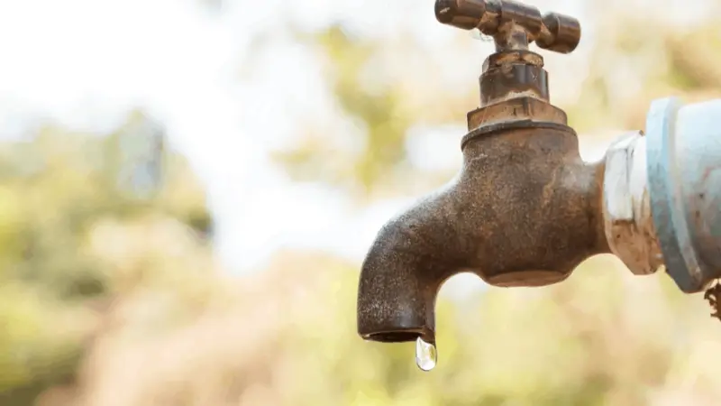 ما سبب انقطاع المياه بعد الكهرباء في تونس؟