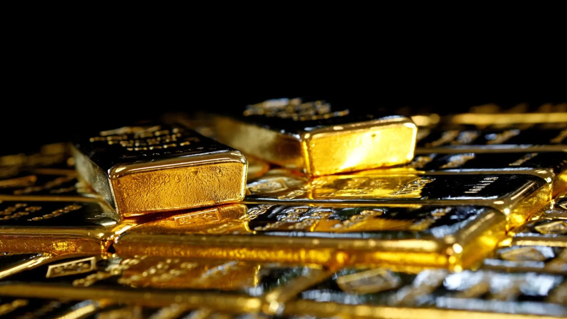 أسعار الذهب ارتفعت بنسبة 0.2% في الأسواق المحلية خلال الأسبوع الماضي (رويترز) أسعار الذهب ارتفعت بنسبة 0.2% في الأسواق المحلية خلال الأسبوع الماضي (رويترز)