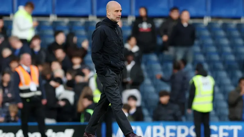 تشكيلة مانشستر سيتي اليوم أمام أرسنال.. غوارديولا يكشف موقف دياز