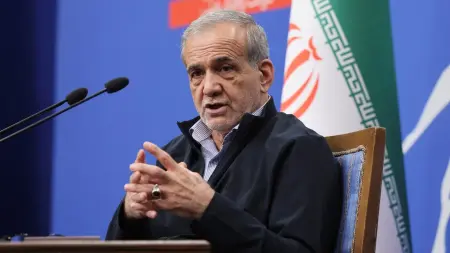 بزشكيان: التواصل مع خامنئي صعب للغاية في الوقت الحالي