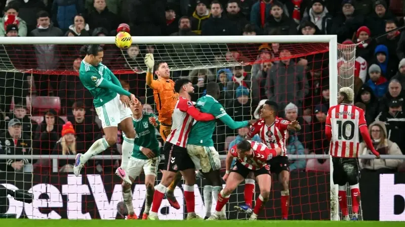 الدوري الإنجليزي - ليفربول يُسقط سندرلاند للمرة الأولى في ملعبه