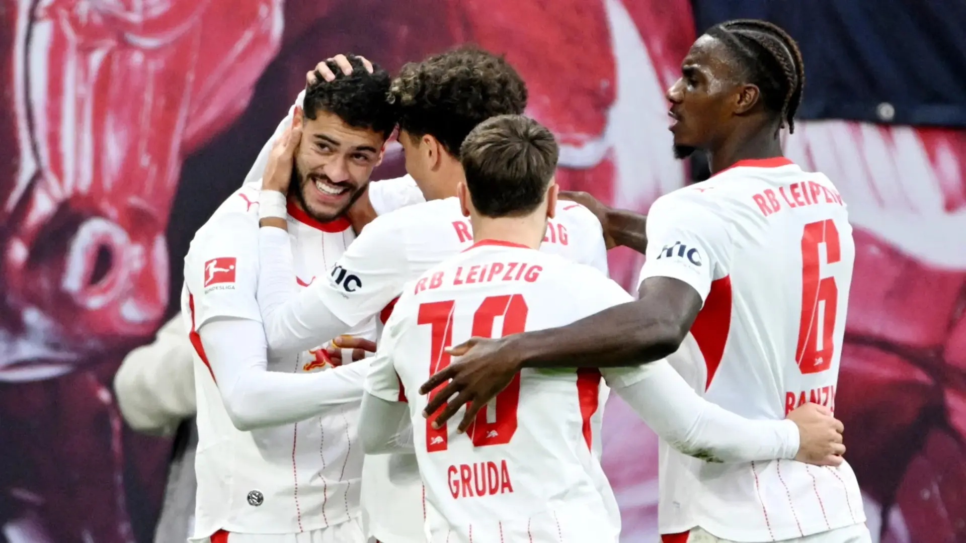 لايبزيغ يصالح جماهيره في الدوري الألماني (رويترز) لايبزيغ يصالح جماهيره في الدوري الألماني (رويترز)