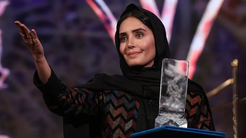 ممثلة إيرانية "تعتزل" العمل في بلدها بعد الاحتجاجات