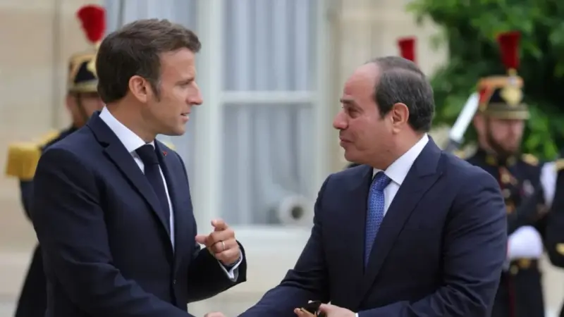 السيسي وماكرون يشدّدان على الانتقال إلى المرحلة الثانية من اتفاق غزّة