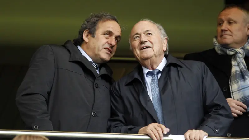 بلاتيني يكشف خبايا الإطاحة به من عرش كرة القدم.. ما القصة؟