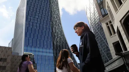 related_news_inside_blogsفيتش: أسعار النفط والأسهم تكشف سيناريو مقلقا لتداعيات الحرب