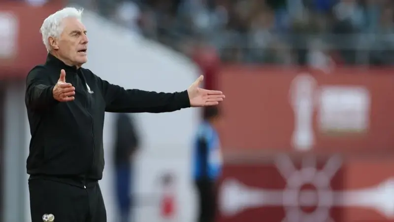 ركلة جزاء مصر غير صحيحة.. حقيقة حديث صلاح مع مدرب جنوب إفريقيا