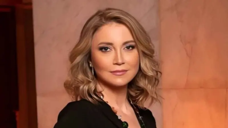 صور - ما سبب وفاة أليكس ابن الفنانة نورا رحال؟ صدمة بالوسط الفني
