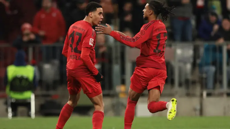 موسيالا يسير على نهج ميسي ورونالدو.. ما القصة؟