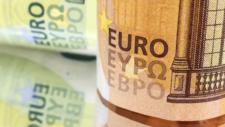 سعر اليورو مقابل الدينار الجزائري اليوم الثلاثاء 17/3/2026 في السكوار.. العملة الأوروبية تحت ضغط