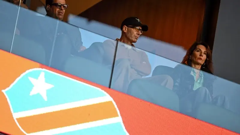 فيديو - كيف احتفال زين الدين زيدان بتأهل الجزائر إلى ربع نهائي كأس أمم إفريقيا؟