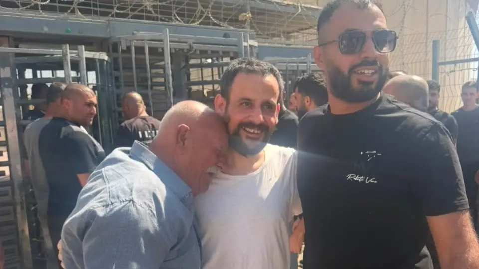 الجيش الإسرائيلي أعلن فتح تحقيق بعد كتابة أرقام على جباه فلسطينيين (إكس) الجيش الإسرائيلي أعلن فتح تحقيق بعد كتابة أرقام على جباه فلسطينيين (إكس)