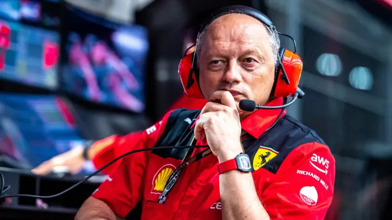 رغم الموسم الصفري.. فيراري يجدد عقد مدير الفريق