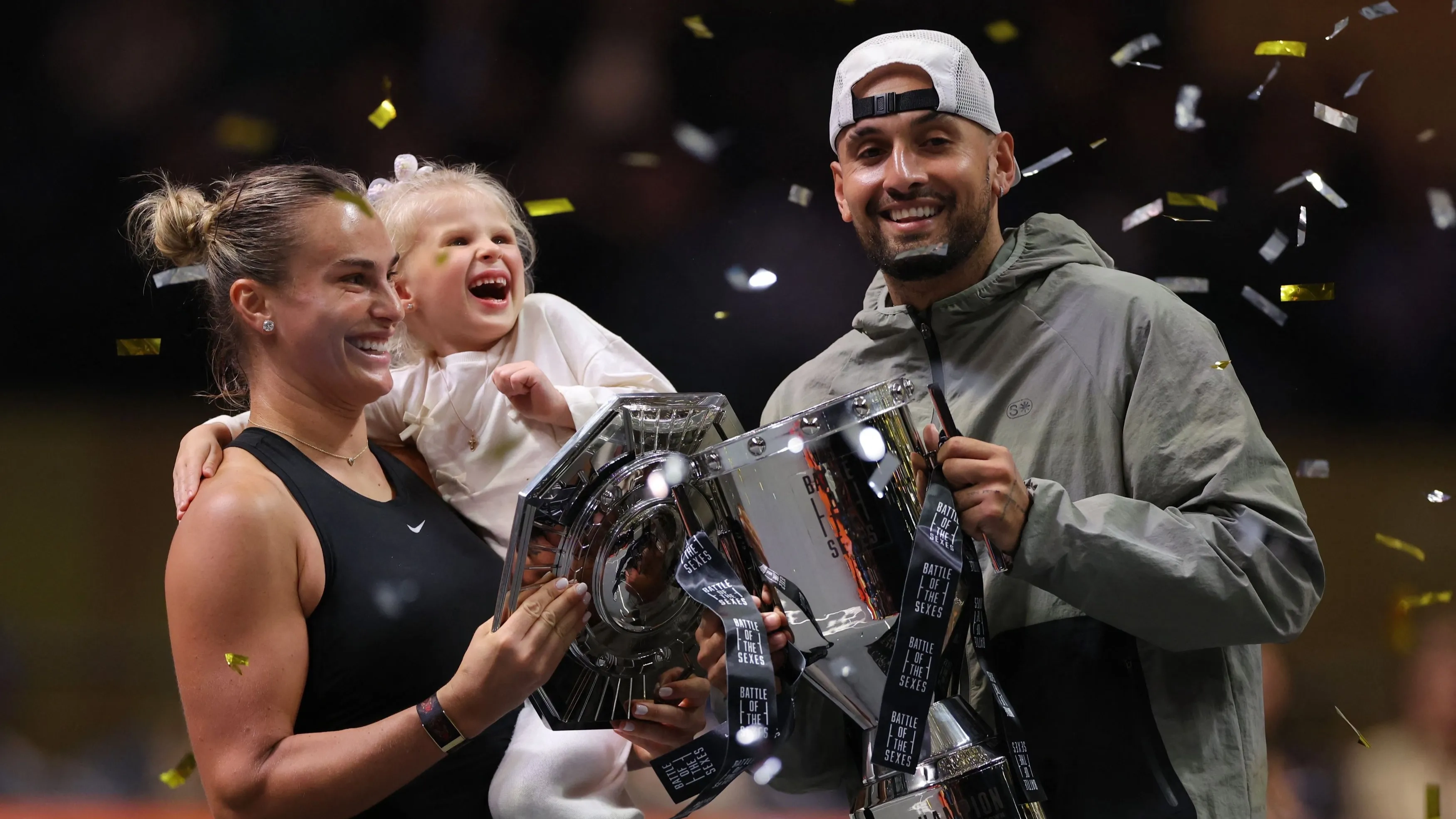 تنس - كيريوس يتغلب على سابالينكا في "معركة الجنسين" 