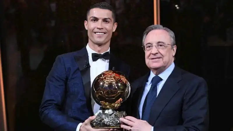 تفاصيل مكالمة كريستيانو رونالدو ورئيس ريال مدريد بيريز