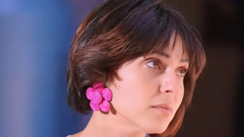 الفنانة نورهان تعلن وفاة والدتها وتستقبل العزاء هاتفيًا