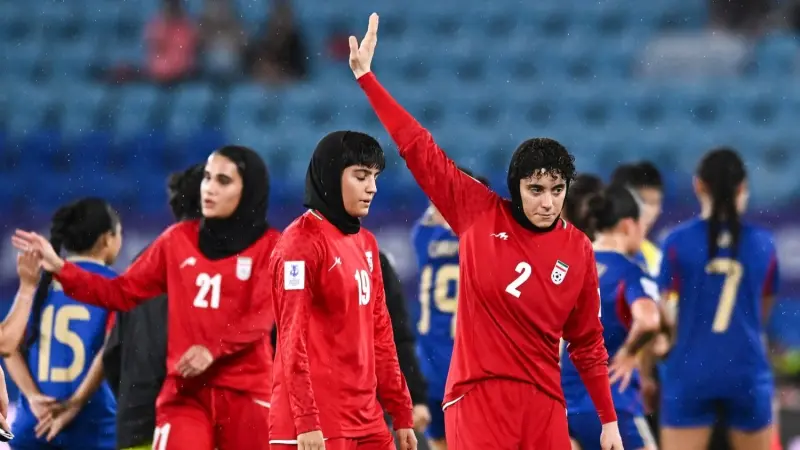 تهديدات وضعوط تدفع لاعبة إيرانية للتخلي عن اللجوء في أستراليا