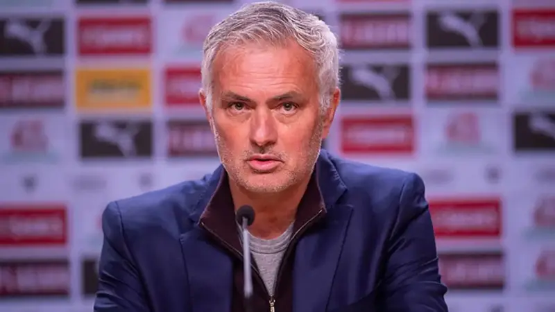 كواليس تأجيل إعلان تعيين مورينيو مدربا لريال مدريد