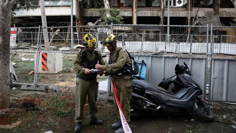 إسرائيل تحقق.. إصابة ملجأ محصن في بتاح تكفا بصاروخ إيراني