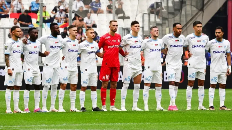 نجم مغربي سابق يقترب من منصب هام في الدوري الفرنسي