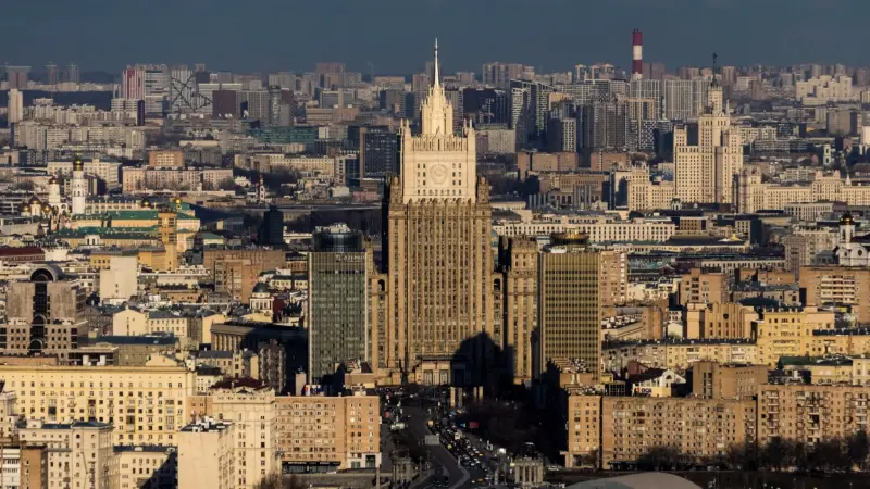 ردا على أوسلو.. موسكو تطرد 10 دبلوماسيين نرويجيين