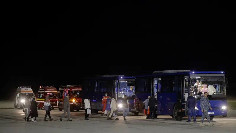 إجلاء 500 من حاملي الجنسيات الأجنبية وجرحى فلسطينيين من غزة