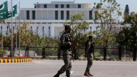 related_news_inside_blogsفيديو - وصول وفد إيراني إلى باكستان لإجراء محادثات مع أميركا