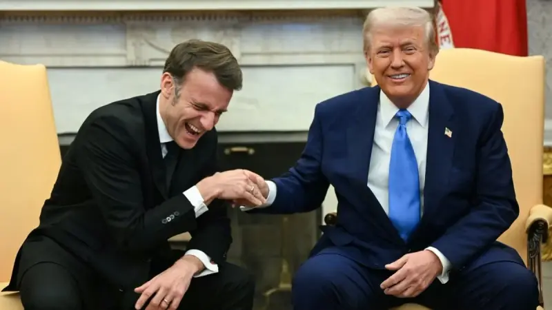 ماكرون يرد على سخرية ترامب: تصريحاته حول زوجتي لا تستحق الرد