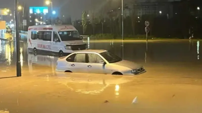 العاصفة هاري تضرب طنجة المغربية.. هذه حصيلتها