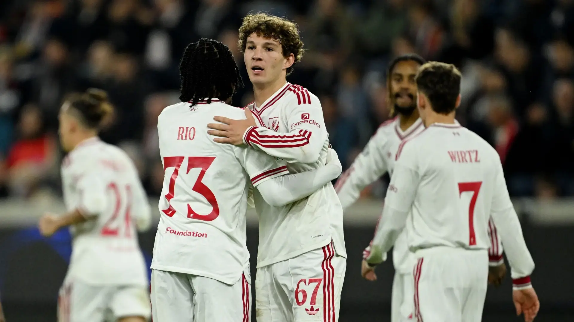 وليفربول يبحث عن رد فعل بعد صدمة السيتي (رويترز) وليفربول يبحث عن رد فعل بعد صدمة السيتي (رويترز)