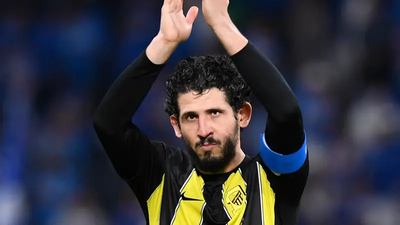 الدوري المصري - هل يعود أحمد حجازي من الاعتزال لقيادة دفاع الأهلي المصري؟