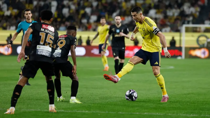 دوري "روشن" السعودي.. جولة جديدة وصراع متواصل بين النصر والهلال