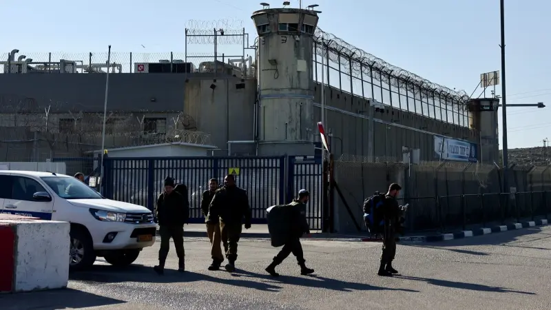 فيديو لتعذيب إسرائيل لمعتقلين فلسطينين يثير الغضب