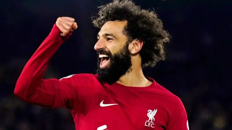 يقرأه محمد صلاح.. عن ماذا يتحدث كتاب الخروج عن النص؟