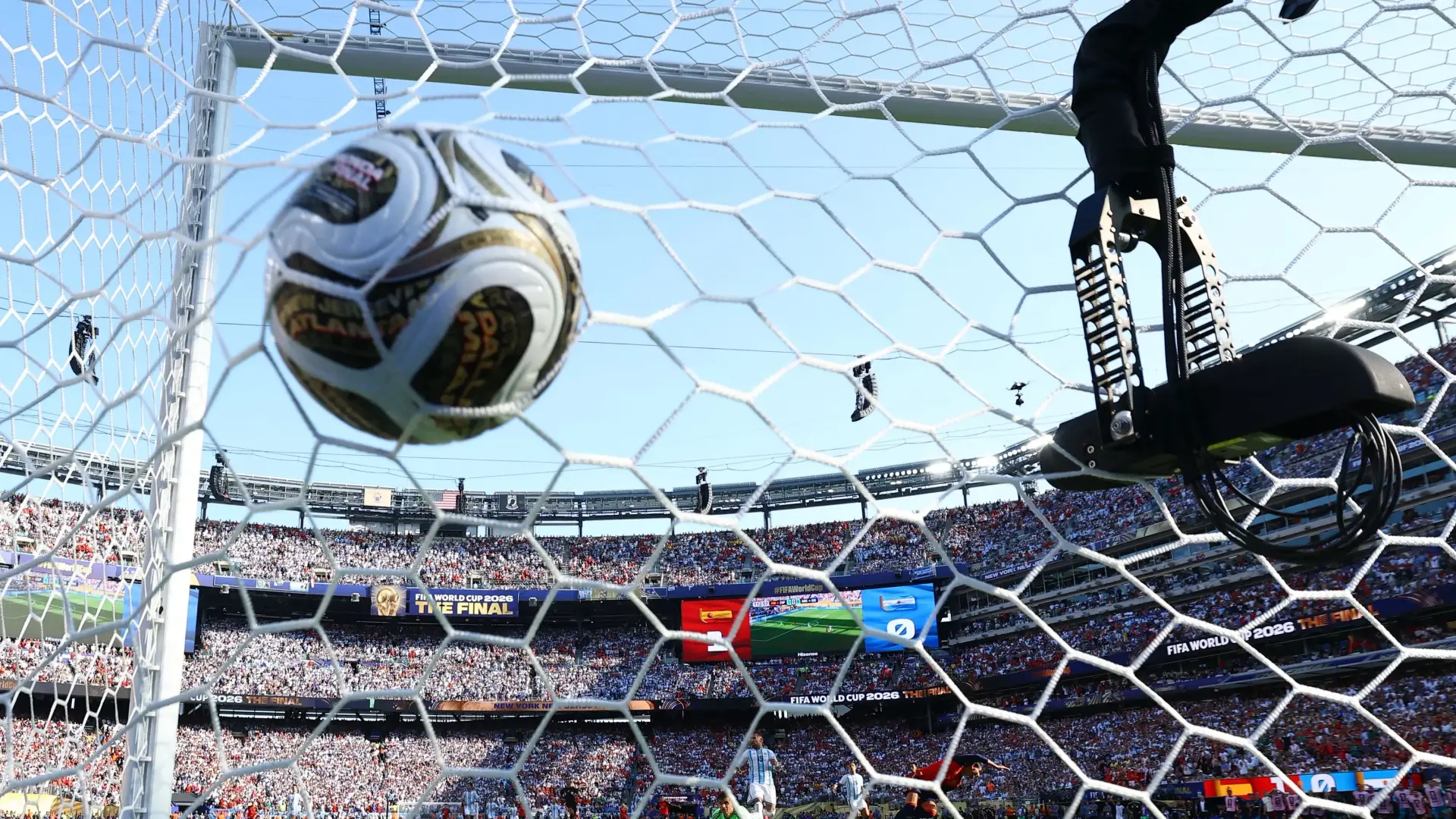 مونديال 2026 شهد العديد من المواقف والطرائف (رويترز) مونديال 2026 شهد العديد من المواقف والطرائف (رويترز)