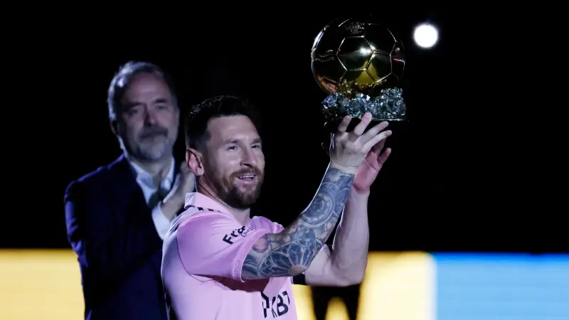 ليونيل ميسي يفوز بجائزة أفضل لاعب في العالم ضمن حفل جوائز "ذا بيست 2023"