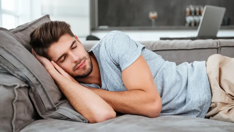 ماذا يحدث في دماغ الشخص الذي يمشي أثناء النوم؟