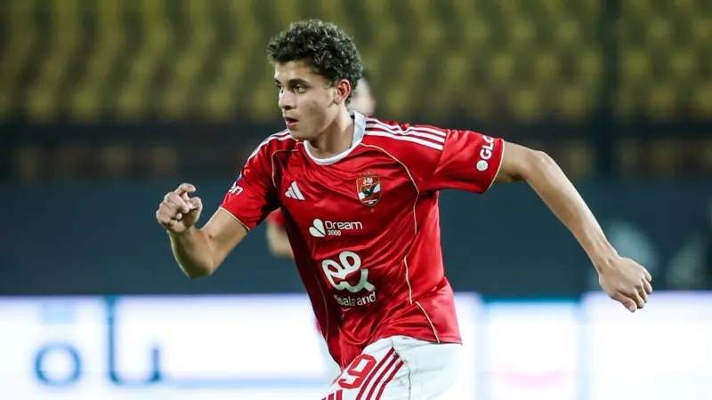 تطورات جديدة في مفاوضات انتقال لاعب الأهلي حمزة عبد الكريم إلى برشلونة