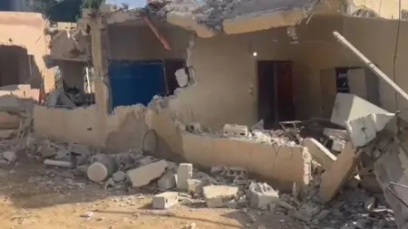 related_news_inside_blogsتحت تهديد الجرافات.. مستوطنون يقتحمون قرية ويهجرون أهلها في الضفة