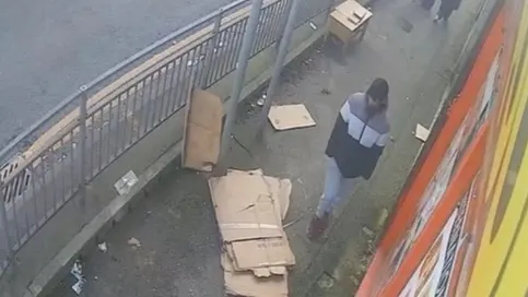 فيديو - القاتل المبتسم.. طعن زوجته 26 مرة وابتسم للكاميرا