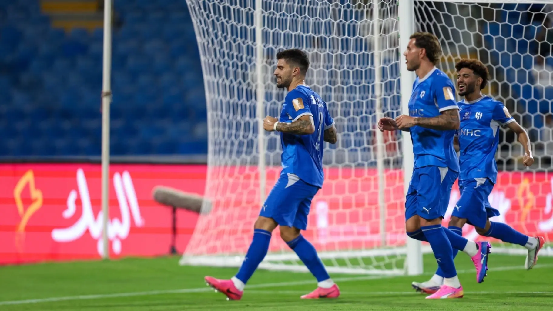 روبن نيفيز سجل ثنائية في فوز الهلال على الرائد (إكس) روبن نيفيز سجل ثنائية في فوز الهلال على الرائد (إكس)