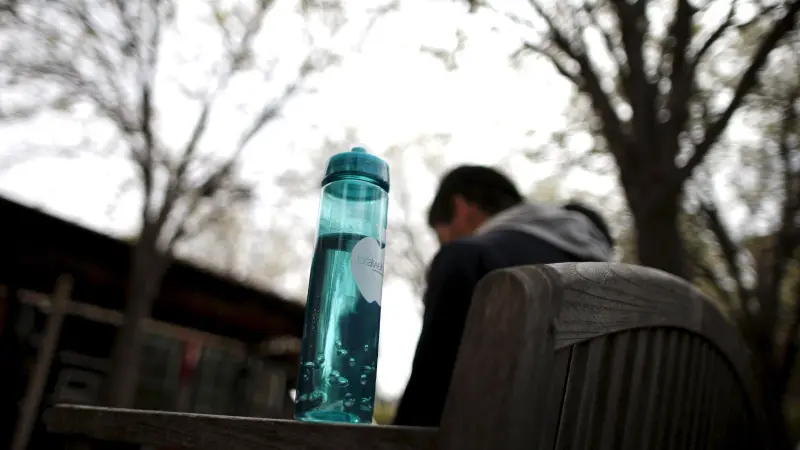 7 علامات تكشف أن الطفل بحاجة إلى الماء